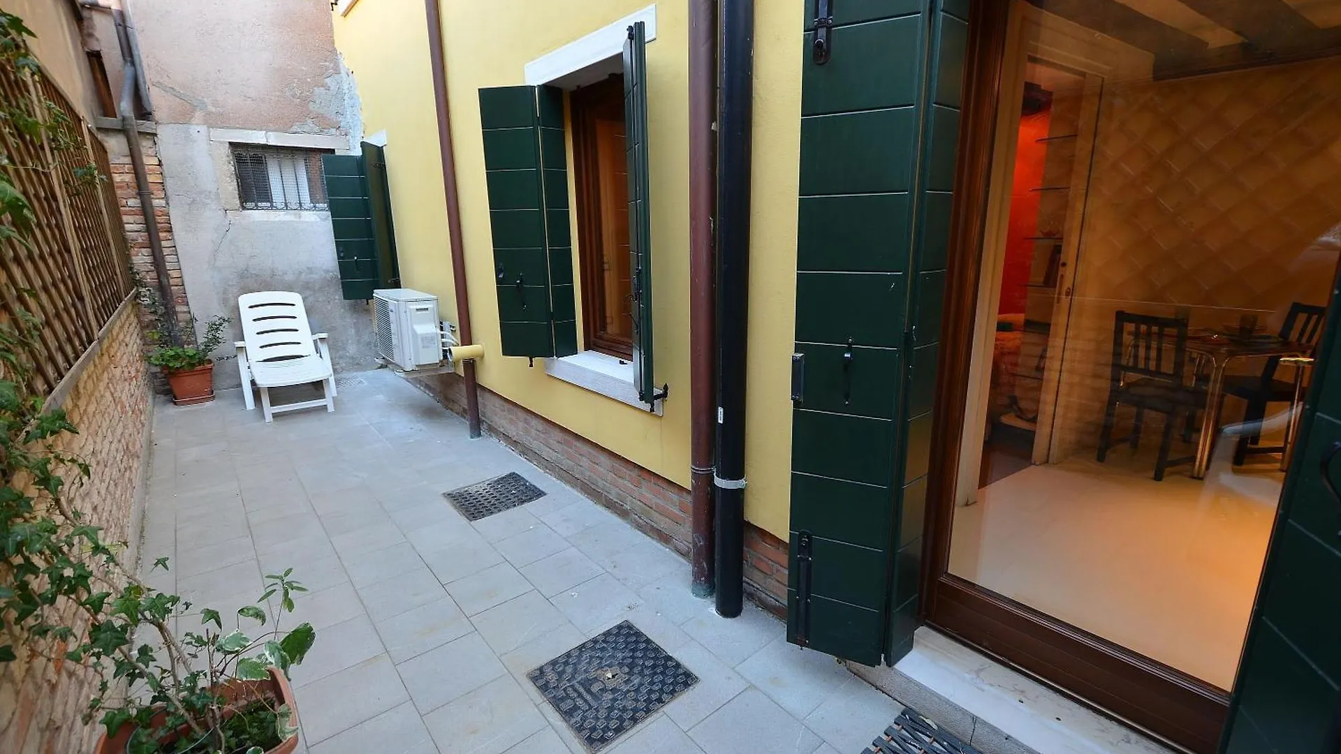 Barbera-Biennale Apartment Venice Italy
