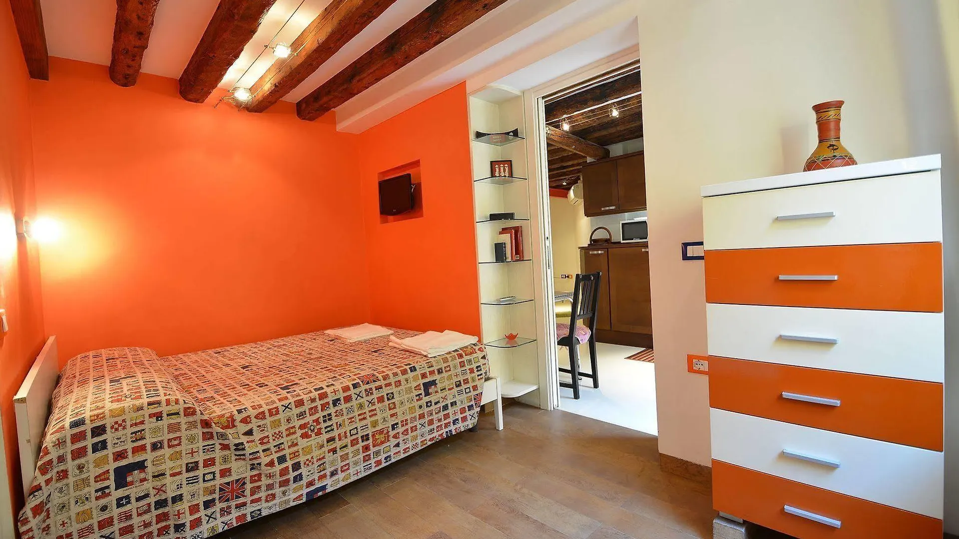 Barbera-Biennale Apartment Venice